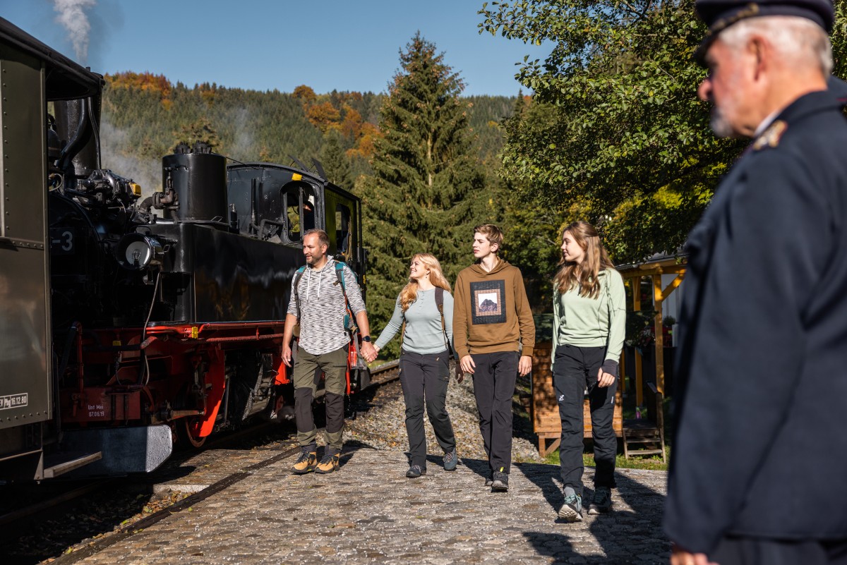 Preßnitztalbahn am Haltepunkt Forellenhof &copy; Philipp Herfort Photography