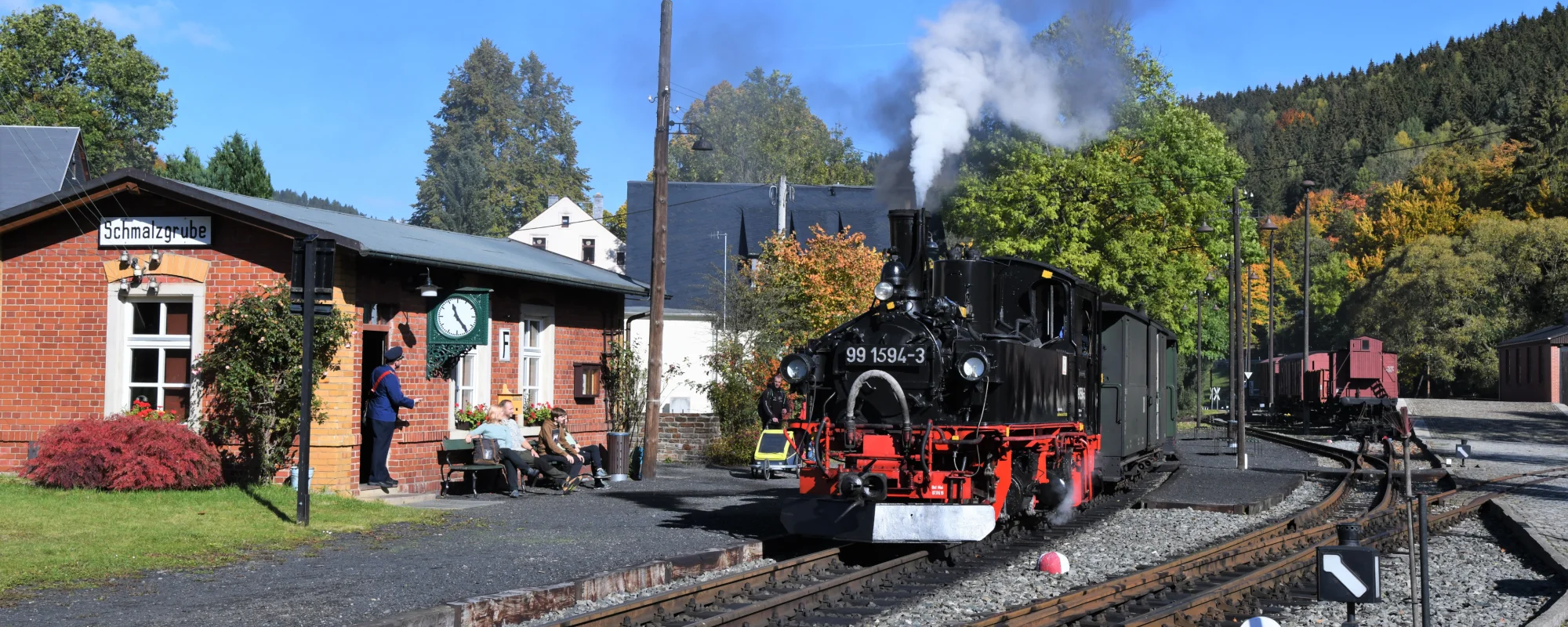 Schmalspurbahnidylle bei der Pre&szlig;nitztalbahn im Bahnhof Schmalzgrube